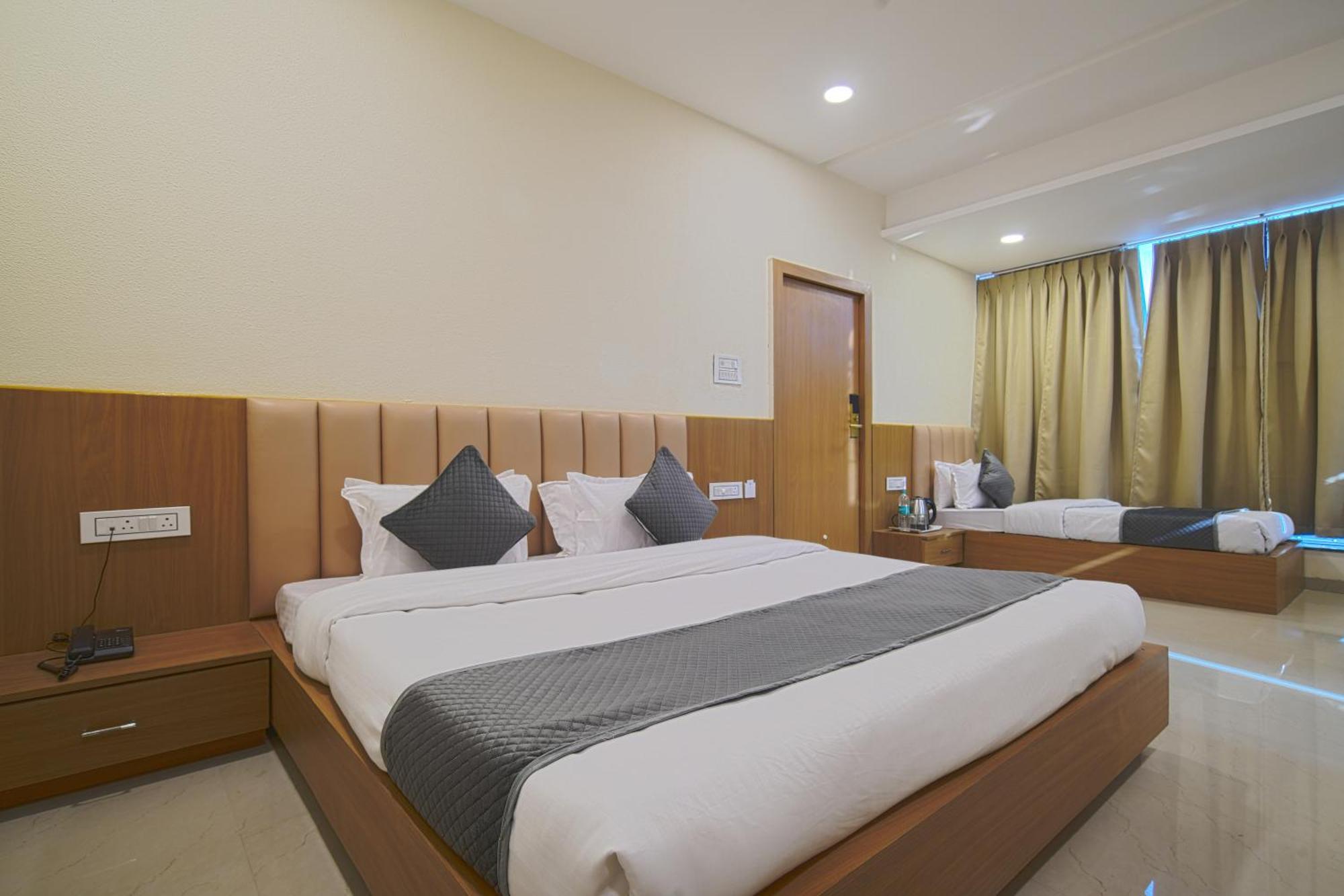 Hotel Shivlok Ujjain Room photo