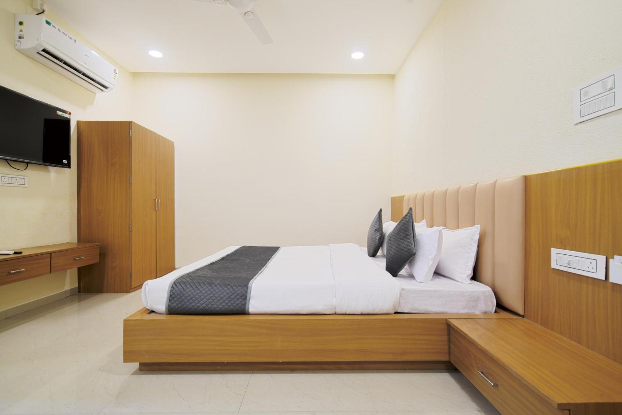 Hotel Shivlok Ujjain Room photo
