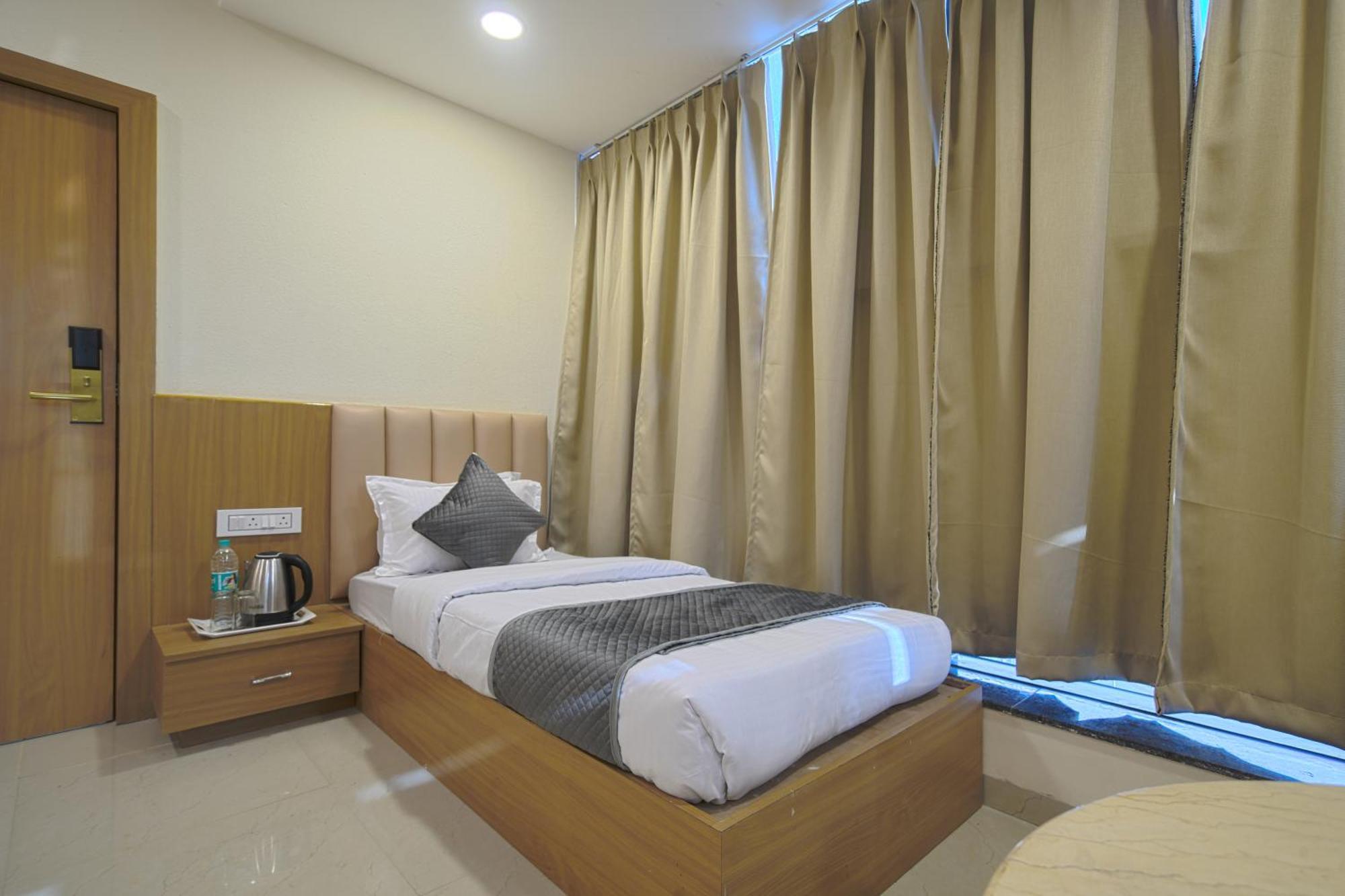 Hotel Shivlok Ujjain Room photo