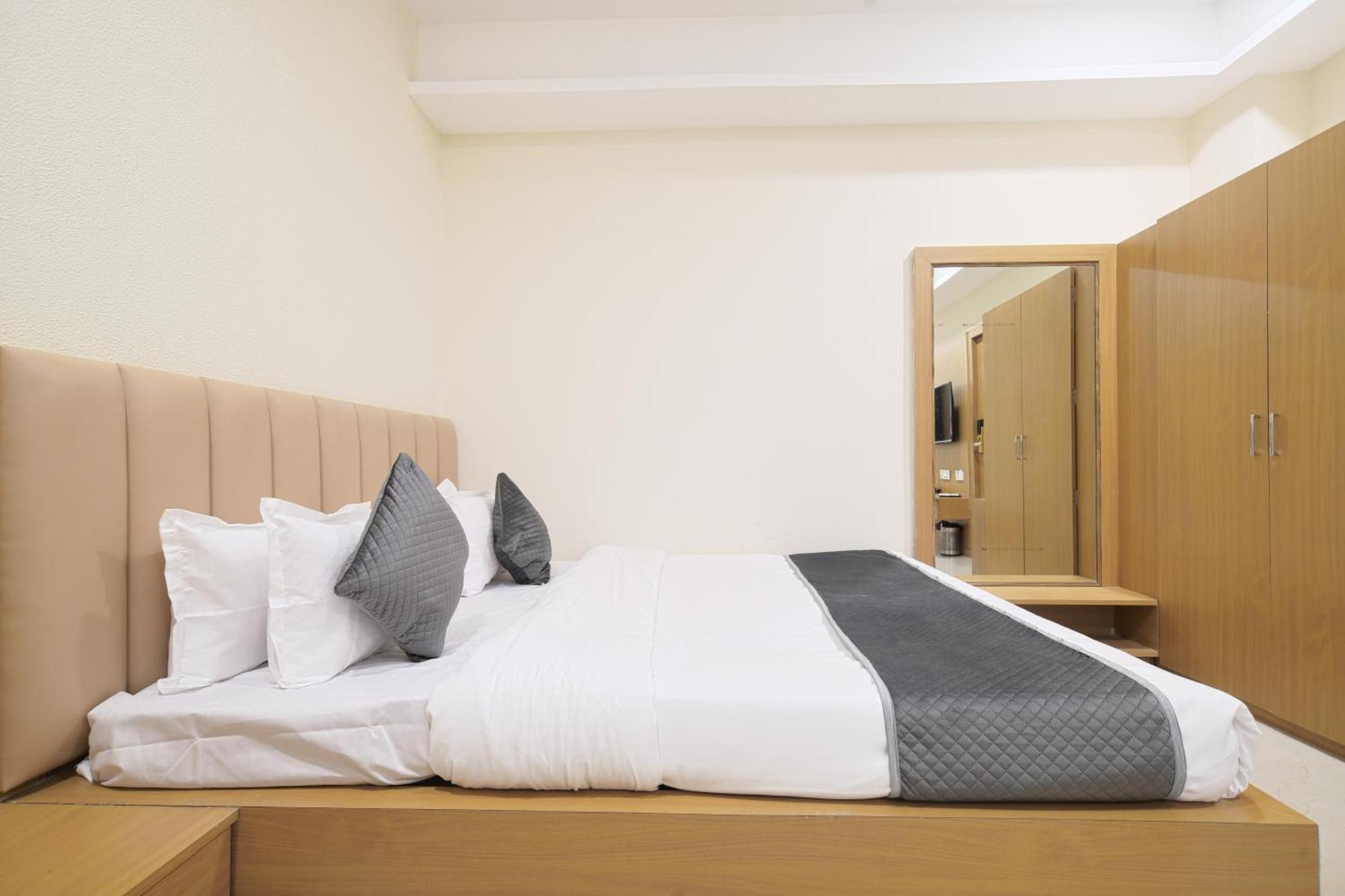 Hotel Shivlok Ujjain Room photo