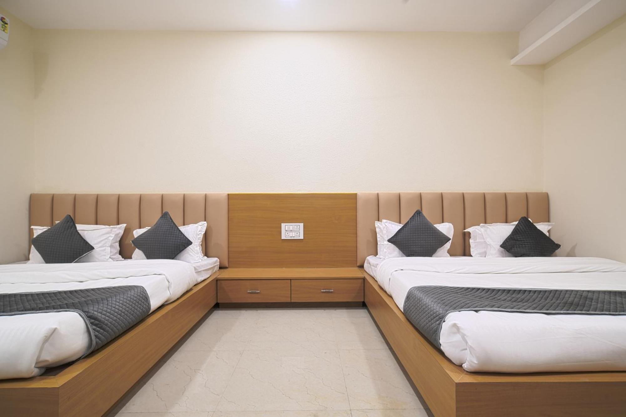 Hotel Shivlok Ujjain Room photo