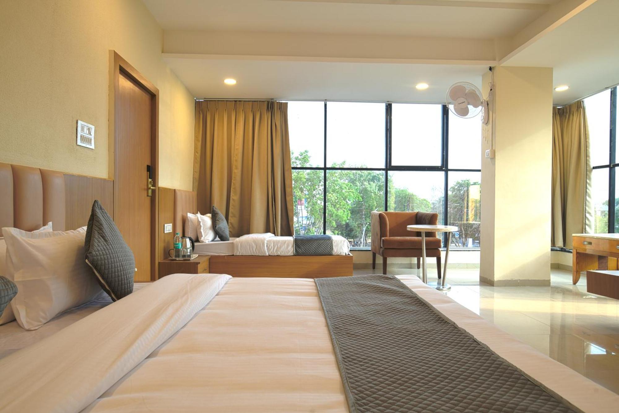 Hotel Shivlok Ujjain Room photo