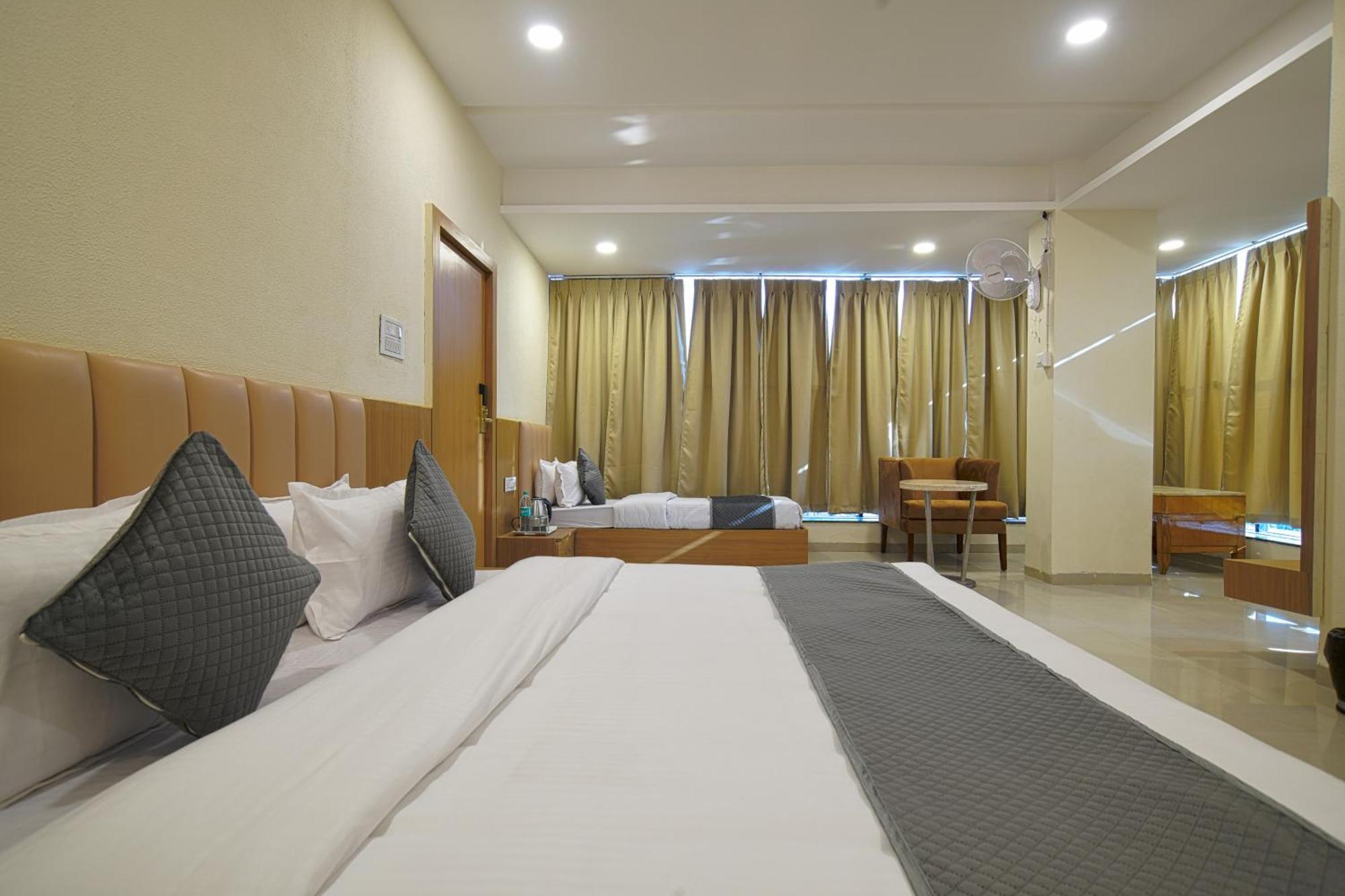 Hotel Shivlok Ujjain Room photo