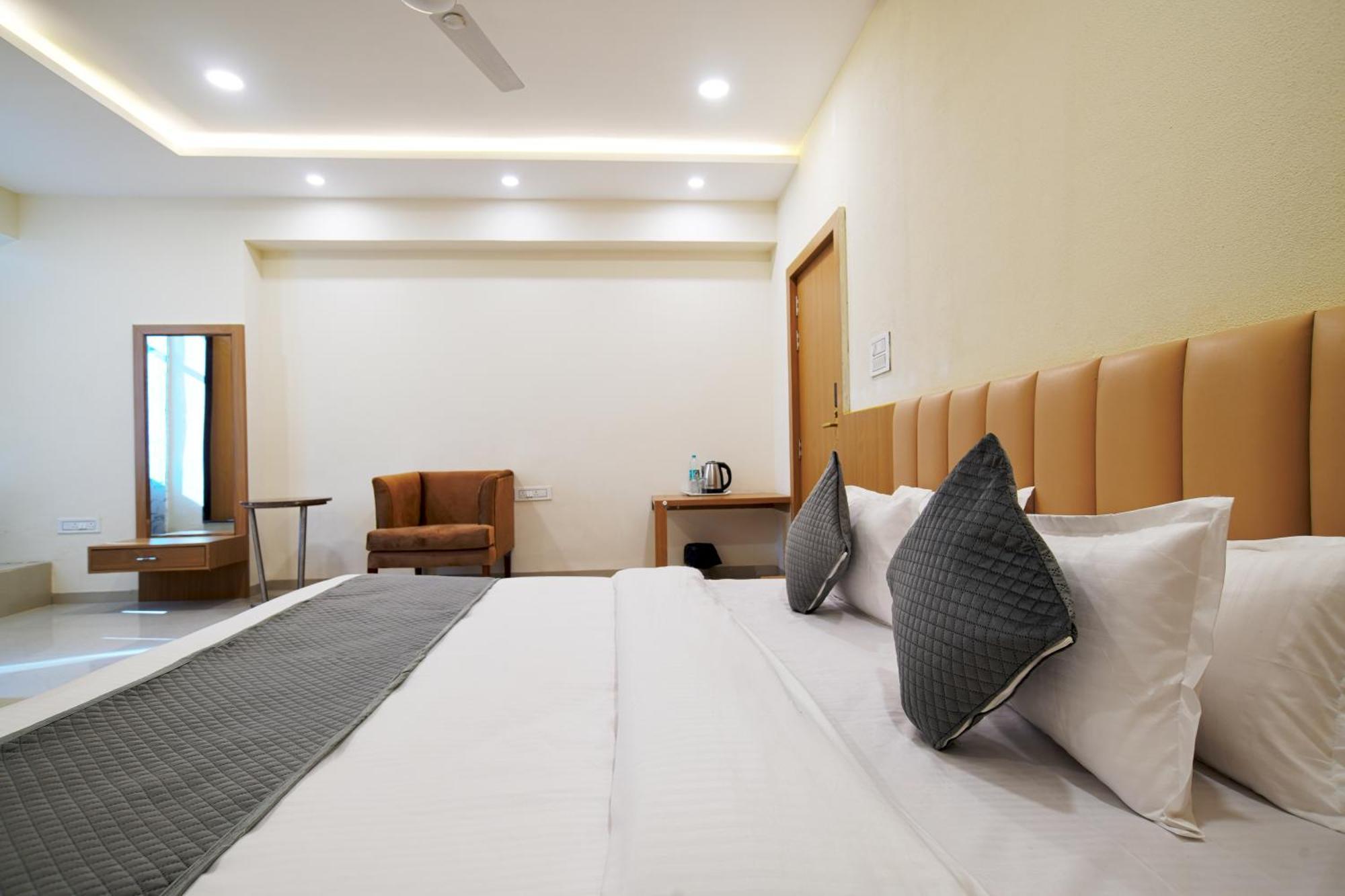 Hotel Shivlok Ujjain Room photo