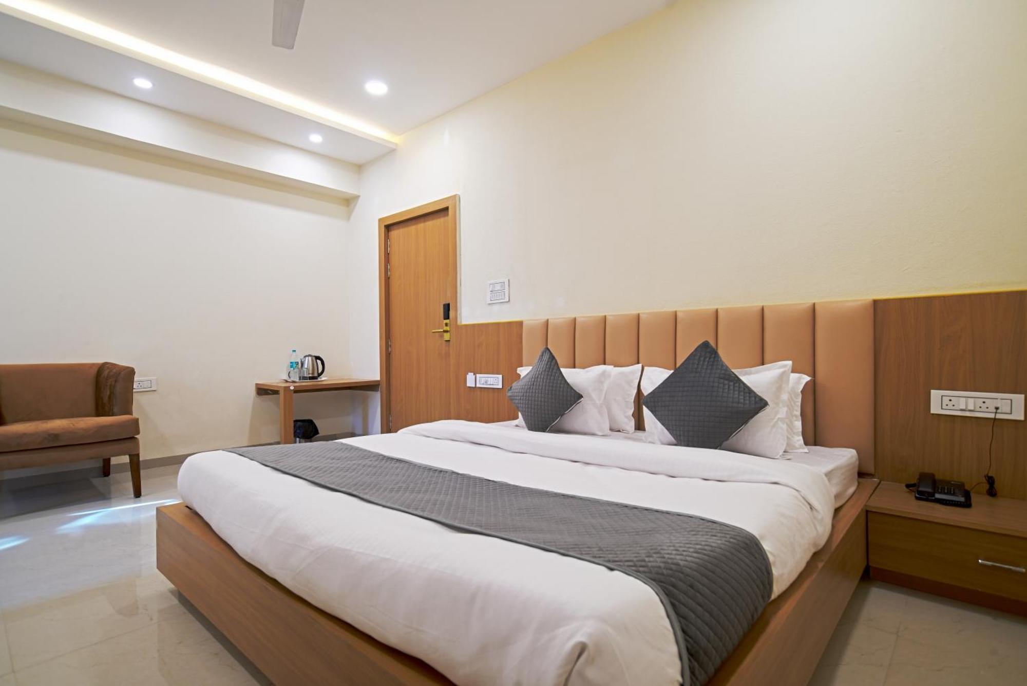 Hotel Shivlok Ujjain Room photo