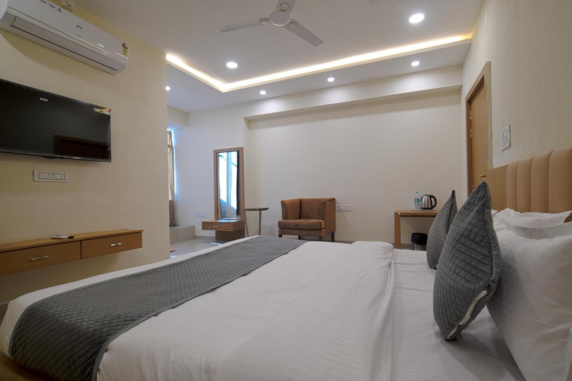 Hotel Shivlok Ujjain Room photo
