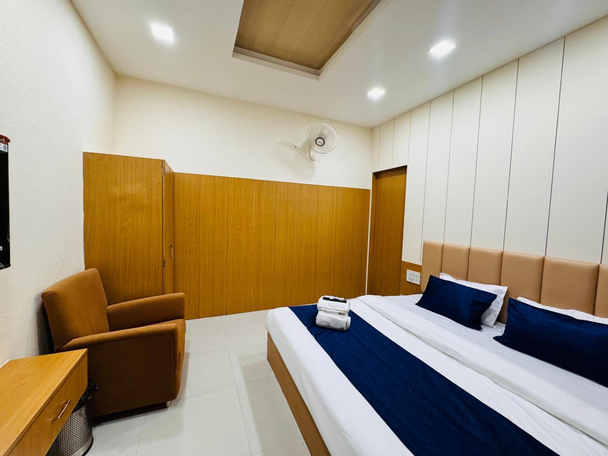 Hotel Shivlok Ujjain Room photo